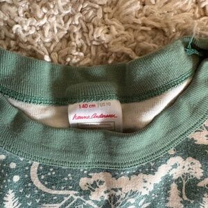 Hanna Andersson Forest Green Graphic Top and Bottoms! Such a pretty print!